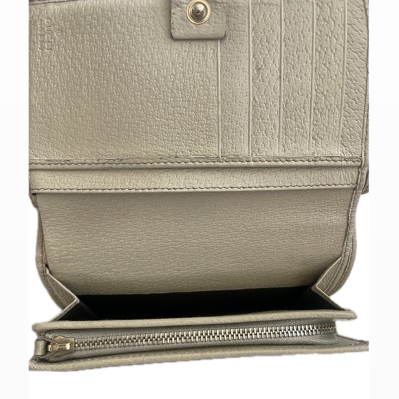 GUCCI GG Monogram Metal Bar Continental Flap
Wallet - Picture 7 of 11